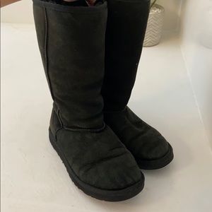 Black tall Uggs